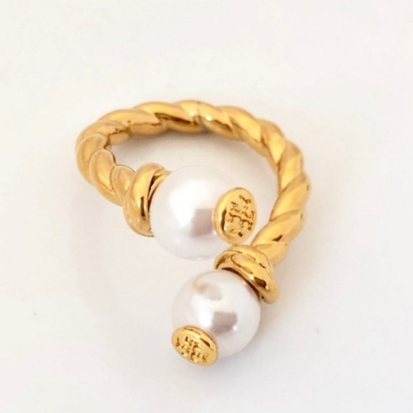 ★ Tory Burch Rope Logo Faux Pearl Gold Ring Size 8 - Picture 7 of 7